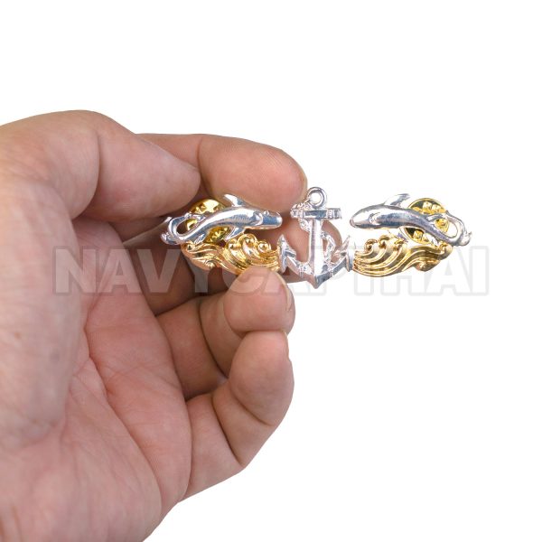 Alternative view of เครื่องหมายปฏิบัติงานใต้น้ำ เข็มโลหะชุบเงิน-ทอง